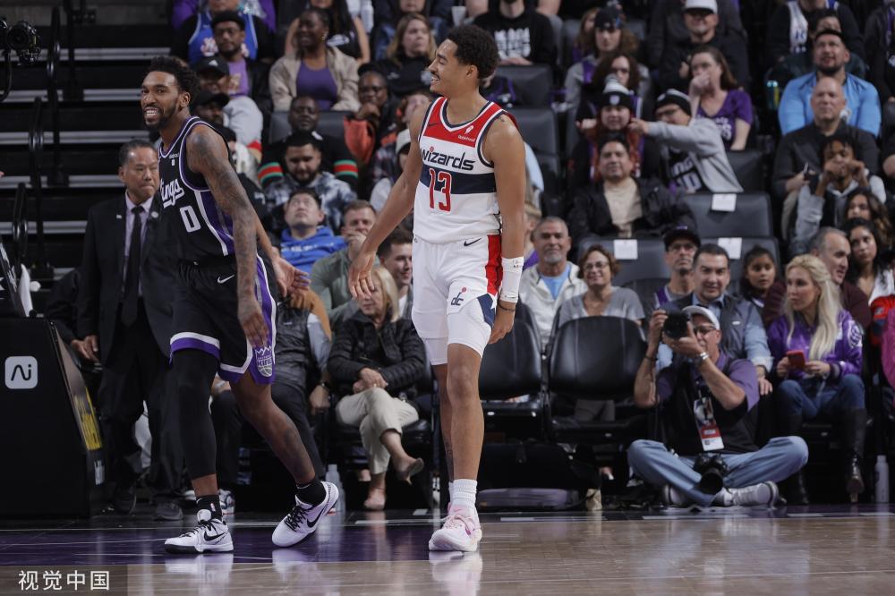 浓墨重彩的 浓墨重彩的