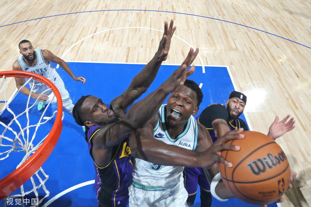 員憑藉著過 員憑藉著過